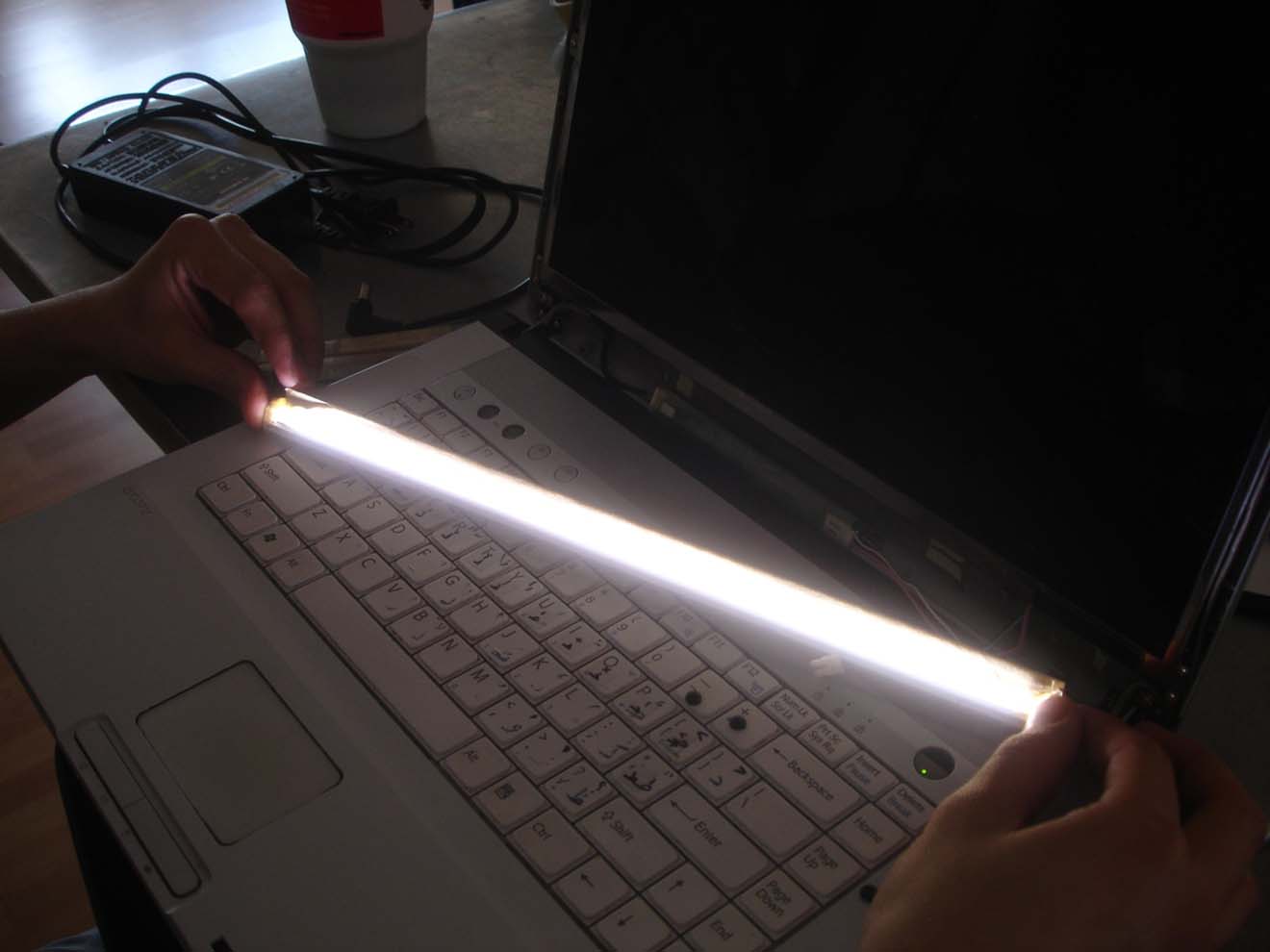 Замена и ремонт подсветки экрана ноутбука в Краснодаре
